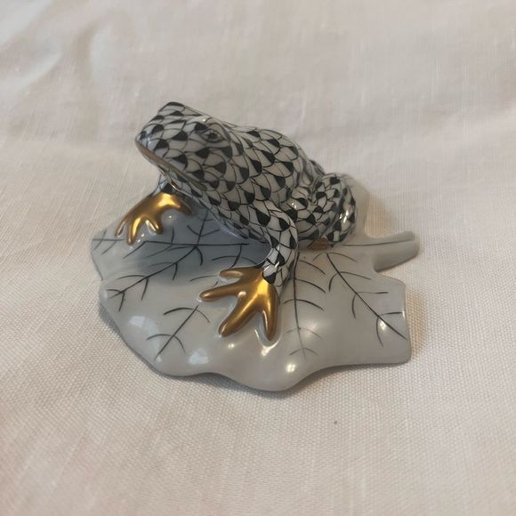 Herend Other - Herend black and white frog on lily pad excellent condition